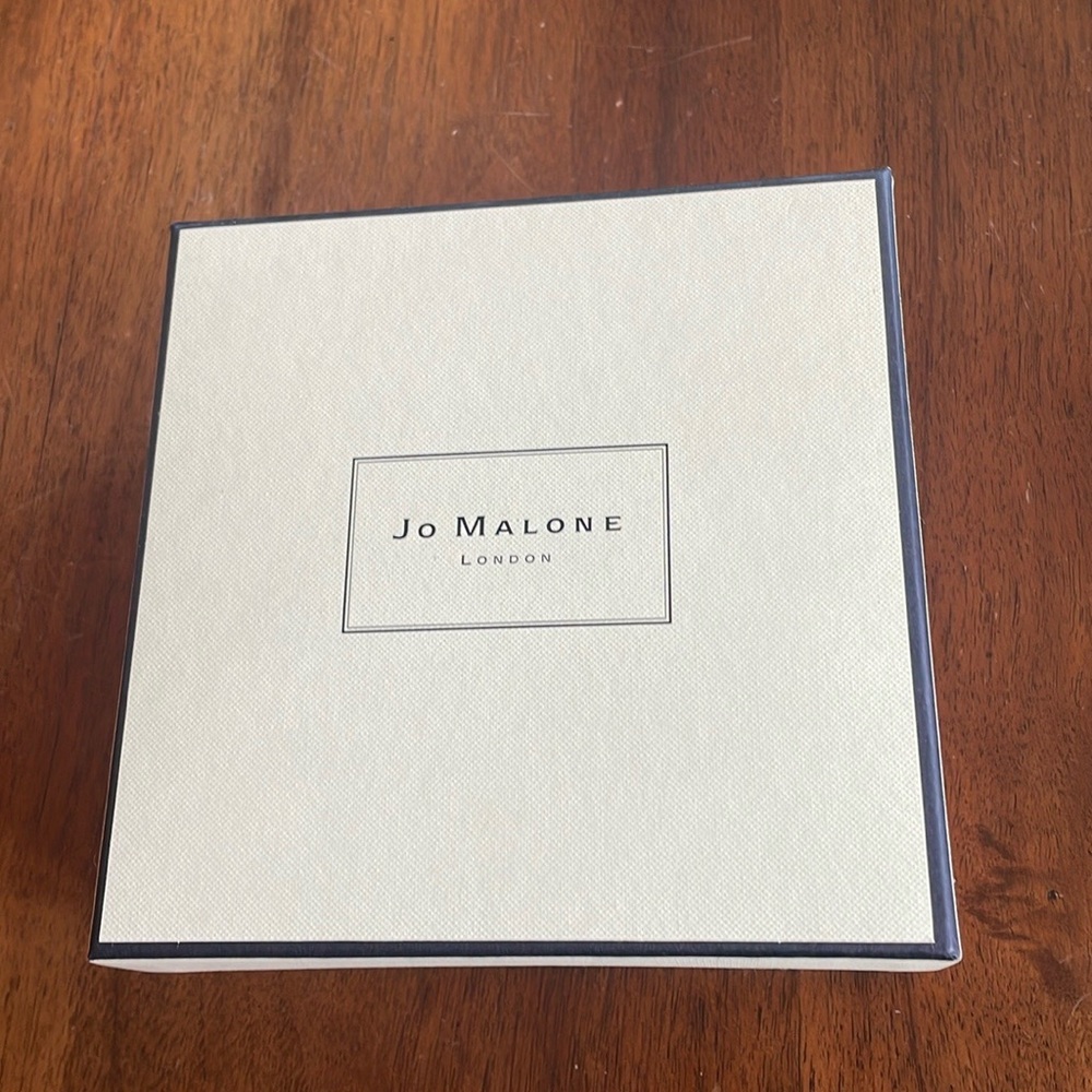 “JO MALONE” 8 Medium Sample Size Products, $100 La Mer Gift Cards, Jo M Gift Box - Picture 11 of 16